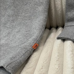 Levi’s Men’s Relaxed Fit Crew Neck Pullover Sweatshirt Gray/Blue Logo M