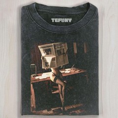 NEWSPAPER SEXY WOMAN TEE