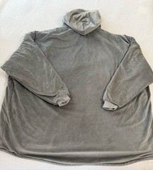 The Comfy Gray Sherpa Lined Pullover Blanket Hoodie Pockets One Size Unisex
