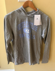 Nike Jordan UNC Tar Heels Jumpman Graphic Pullover Hoodie Gray Kids XL