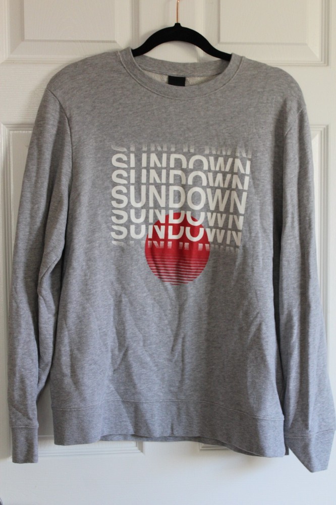 Men’s Gray Sweetheart H & M Sun Down Graphic Printed Design Size L 1.19