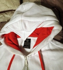 Assassin’s Creed III Zip Up White and Red Hoodie Jacket Men’s Small