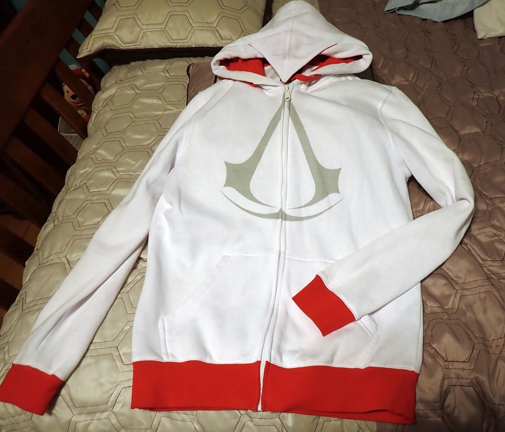 Assassin’s Creed III Zip Up White and Red Hoodie Jacket Men’s Small