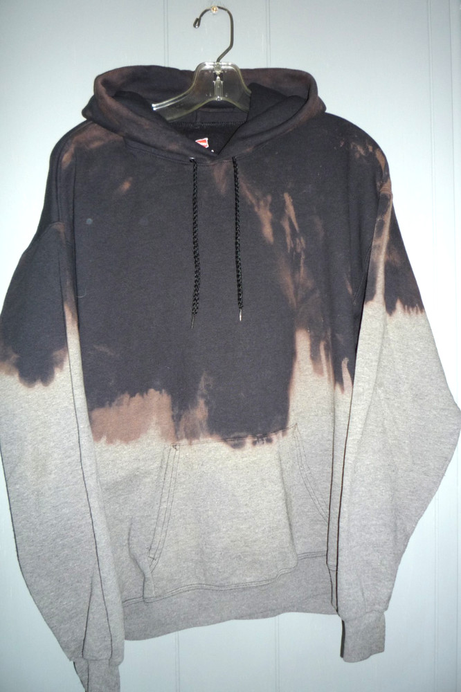 Men’s Hanes Cotton/Polyester Hoodie Black Dripping to Gray Size Large