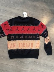 Jordan Essentials Holiday Fleece Crew Neck Sweatshirt NWT Medium Fd7463-687