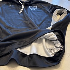 Nike hoodie Black and gray 100% polyester. Size L.. Front pocket. 👍 Condition!