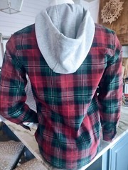 Free Planet NWT Deep Red Plaid Mens Flannel Hood Shirt Hoodie MED Brand New