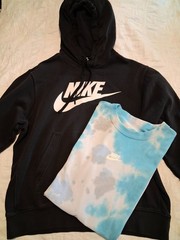 Nike black & white graphic pullover hoodie kangaroo front pocket & top