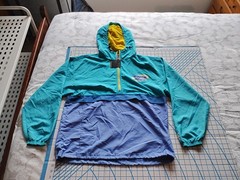 ADULT LARGE DUTCH BROS TEAL/BLUE/PURPLE HOODED WINDBREAKER – NWT