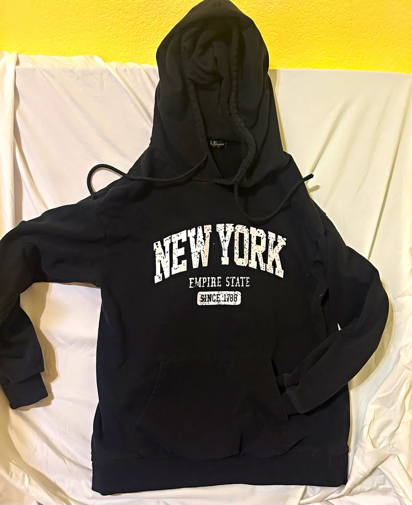 Men’s Black Pullover Hoodie Size S New York Empire State Graphic Drawstring