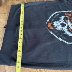 Flat black honor Few fear none hoodie medium official Merch NWOT Skull