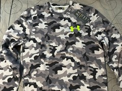 UNDER ARMOUR PERFORMANCE ALL SEASON GEAR CAMO SWEATSHIRT SIZE M MEN NWT $$$$