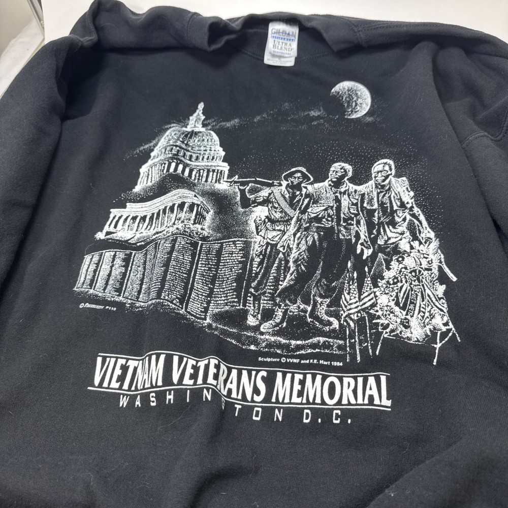 USA 250 Vietnam Unforgettable Soldiers Memorial Crewneck Sweatshirt Size XL