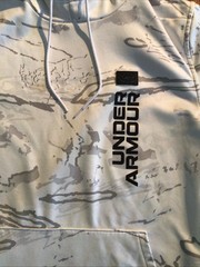 Under Armour Men’s White Gray Camo Storm Hoodie Size Large Spell Out