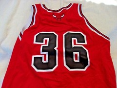 NWOT Adidas basketball jersey, men’s L, nylon, red, Chicago Bulls, #36, stitched