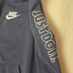 Nike Black White Long Sleeve Pullover Embroidered Logo Hoodie Men’s Small Flaw