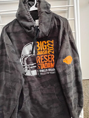 Knotty Pine Men’s L Gray Camo Football Graphic Pullover Fleece Hoodie Pockets