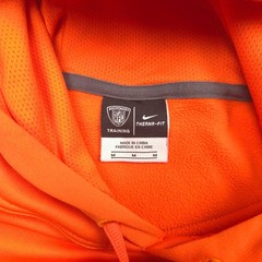 Nike Therma Fit Men’s Orange Pullover Hoodie Sweatshirt Size M Athletic Pockets