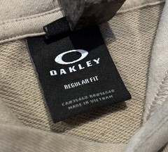 Men’s Oakley Hoodie Tan Pirate Skull And Bones Sweatshirt Size 2XL Rare XXL🔥