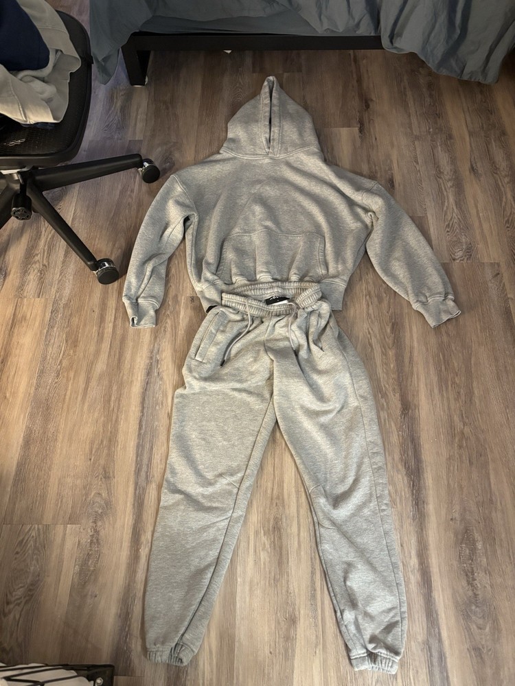 $300 Bundle HOURS Collection 4 PAIRS (8 Pieces) HOODIE + SWEATPANTS Size SMALL