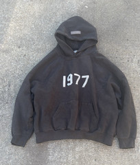 ESSENTIALS Men’s Black 1977 Numbers Graphic Print Pullover Hoodie Front Pocket M