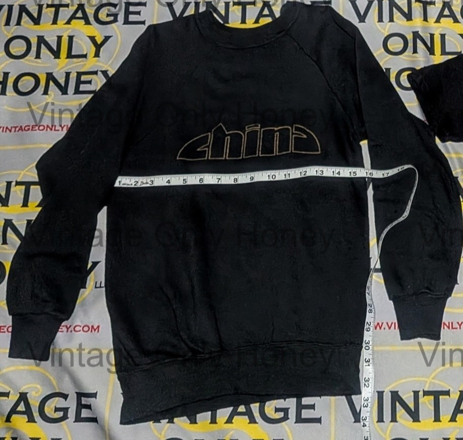 VINTAGE RARE ELTON JOHN 1977 ROCKET LABEL BAND CHINA SWEATSHIRT