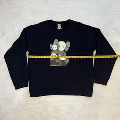 UNIQLO x KAWS COMPANION Family Sweatshirt Black Size M Mens Graphic Pullover UT⁠