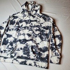 Hollister Sweatshirt Hoodie White Black Cloud Mens Small 21×25 WINTER CAMO LOOK