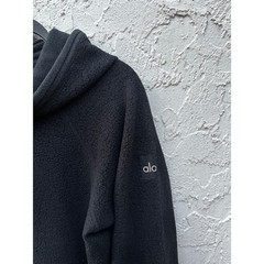 Alo Yoga Sherpa Hoodie Black Pullover Sweatshirt Men Small Logo Patch Pocket