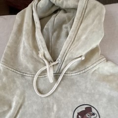 Buc-ee’s Men’s L Beige Fleece Pullover Hoodie Logo Graphic Print Pockets