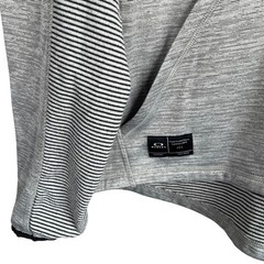 Oakley Lighweight Pullover Hoodie Mens XL Gray Striped Stretch Polyester Gym