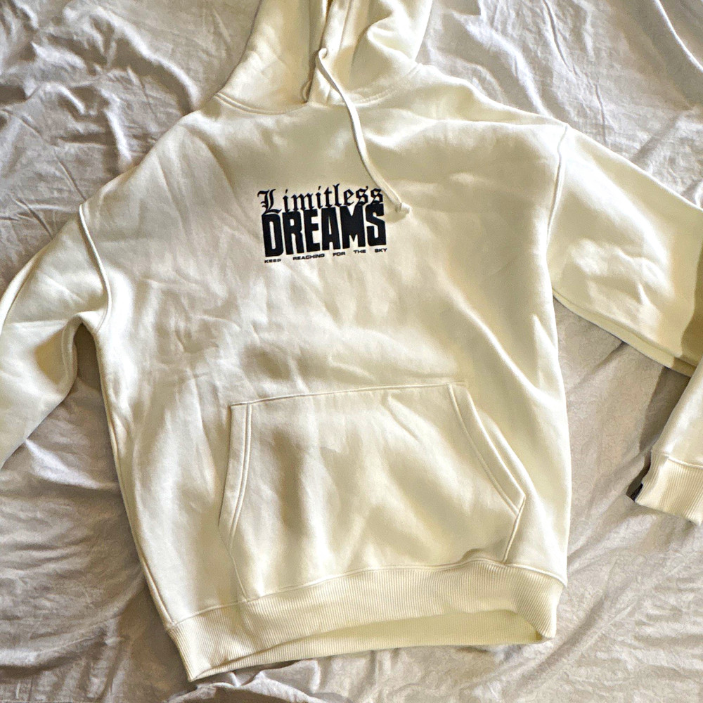 Free Planet Men’s Limitless Dreams Pullover Hoodie L White Graphic Logo Pockets
