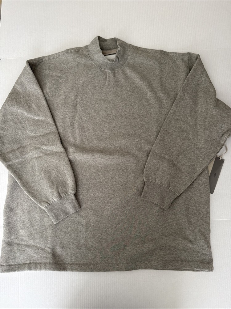 Essential FOG Dark Oatmeal Relaxed Crewneck Size M NWT SOLD OUT Authentic