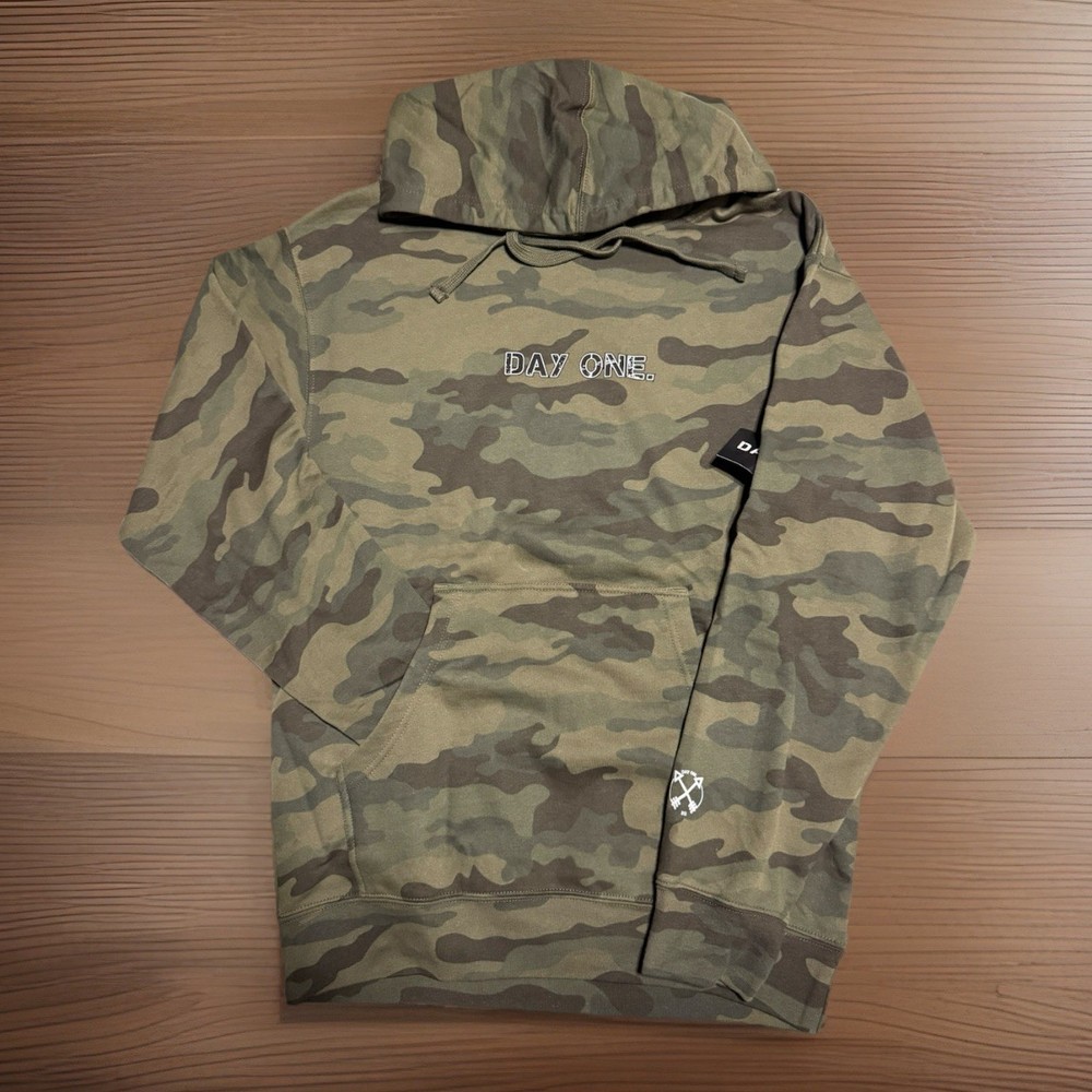 NEW Day One 312 “DAY ONE.” Woodland Camo Hoodie – Size Medium – NWT Streetwear