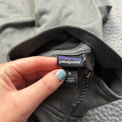 Patagonia Men’s R1 Daily Zip Neck Pullover Sweater Jacket Mens Medium Gray -READ
