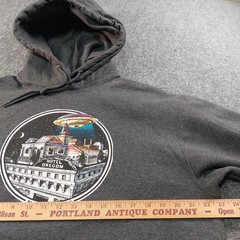 McMenamins McMinnville Hotel Oregon UFO Hoodie Mens Fits L Gray Alien PNW