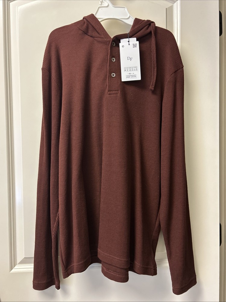 NWT Denim And Flowers, burgundy Hooded Three Button Thermal Knit